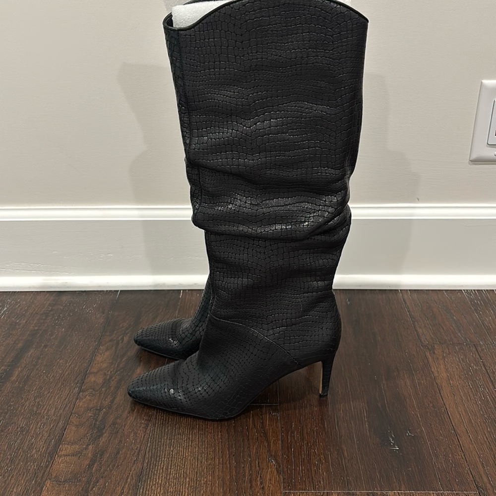 Vince Camuto Armonda Slouchy Snake Embossed Black Leather boots 9.5